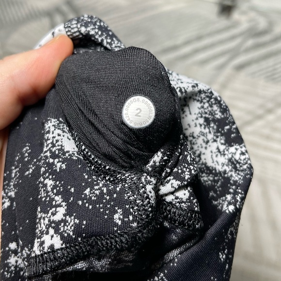 Lululemon Women Wunder Under Hugh Rise Black and white Leggings in 2 - Picture 11 of 11